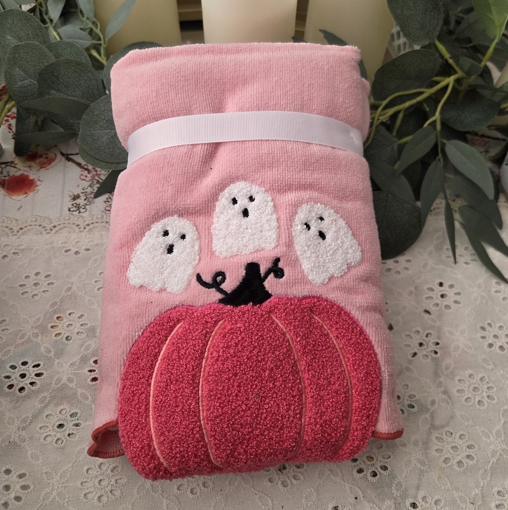 Pink Halloween Towels with Ghosts and Pumpkin, Set Of Two